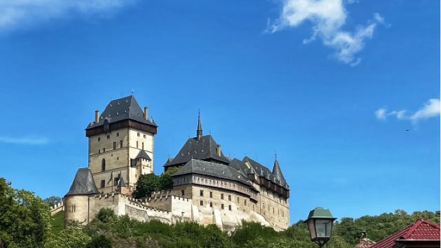 布拉格出發卡爾施泰因城堡＋萊特納公園＋聖盧德米拉教堂