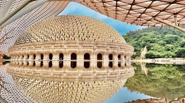 南京總統府+牛首山文化旅遊區+中山陵景區+陵園路+美齡宮+夫子廟1日