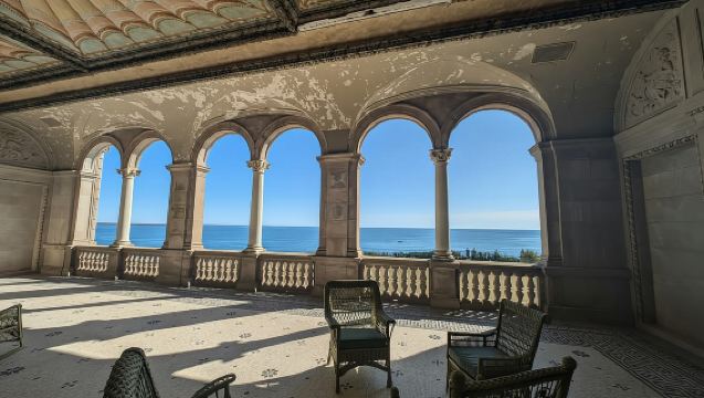 Boston Day Trip: Breakers, Marble House and Downtown Newport