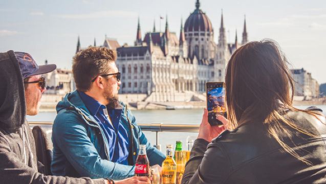 Danube River Sightseeing Cruise with Unlimited Booze - Ticket