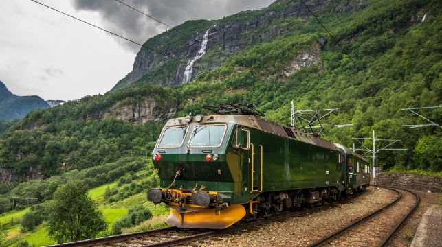 挪威+松恩峽灣+弗洛姆小火車+沃斯小鎮+艾於蘭峽灣包車遊