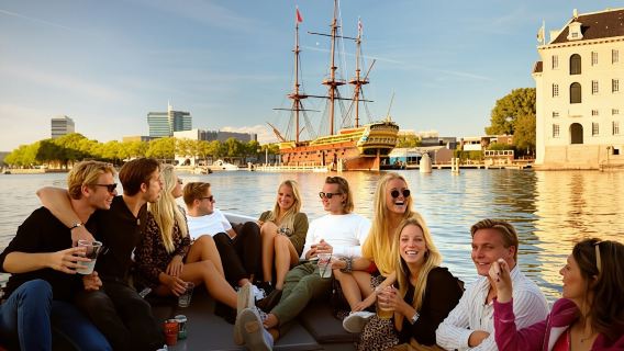 Amsterdam 90-minute canal cruise with traditional snacks and drinks
