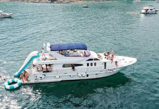 [Hong Kong Yacht Rental] 75ft Luxury Yacht Charter (Capacity: 30 people) Group Sea Outing [Yacht KTV] Water Party/Family Activity/Business Gathering