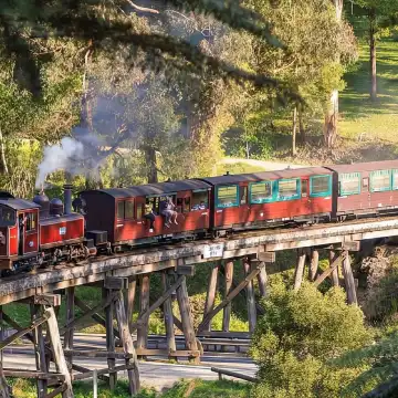 メルボルン発｜パッフィンビリー蒸気機関車＋ペンギン島 日帰りツアー