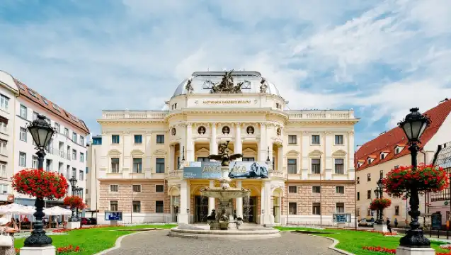 Bratislava & Cruise 1-day Tour from Vienna