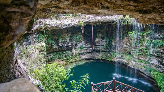 Cancun: Chichen Itza, Cenote & Valladolid Tour met lunch