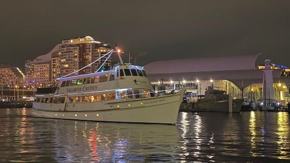 Sydney Harbour: Latin Fiesta Dinner Cruise