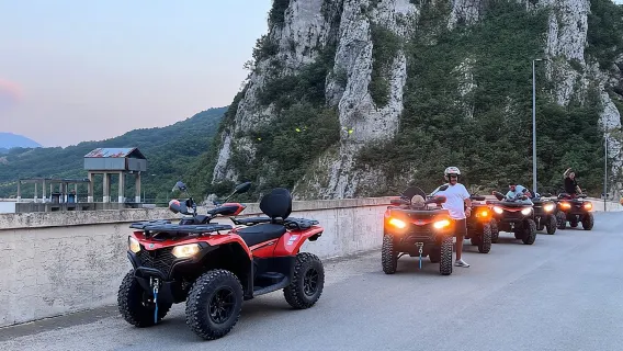 De Tirana: Passeio de ATV/Quadriciclo no Lago Bovilla