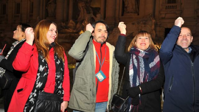 Rome: City Highlights Small Group Walking Tour by Night