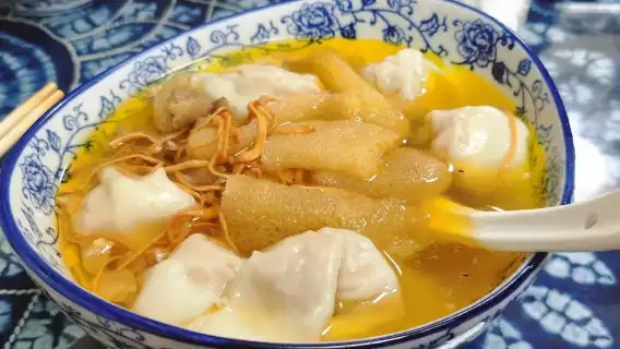 Private All-Inclusive Chengdu Panda Base Tour with Foodie Lunch