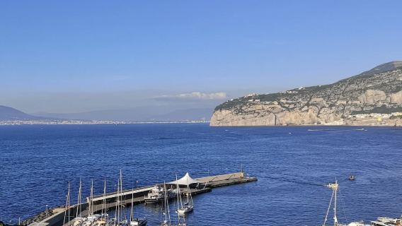 義大利那不勒斯新堡+ 維蘇威火山【中文專車-舒適純淨】