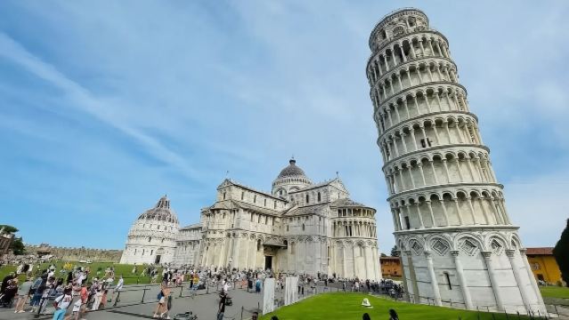Lawatan sehari Menara Condong Pisa + Katedral Pisa + Piazza dei Miracoli + Piazza dei Cavalieri.
