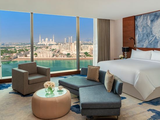 Fairmont Bab Al Bahr - Tap to explore photos