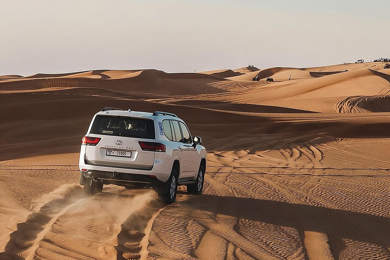 Dubai: Desert Safari 4x4 Dune with Camel Riding and Sandboarding