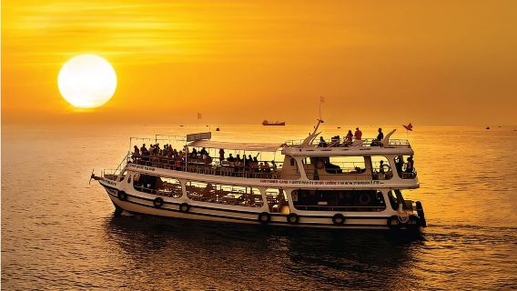 フーコック島で夜のイカ釣り+夕日鑑賞【ホテル送迎+夕食付き+大型船でクルーズ+夜景鑑賞】