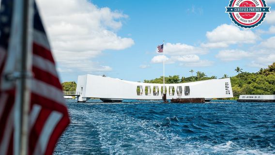 การแสดงความเคารพต่อเพิร์ลฮาร์เบอร์ รวมถึงเรือยูเอสเอสแอริโซนา