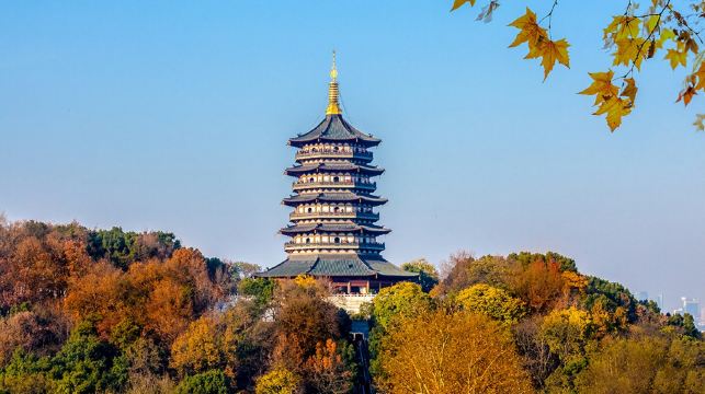 杭州雷峯塔+西湖遊船+三潭印月+靈隱寺一日遊·登島·導遊講解