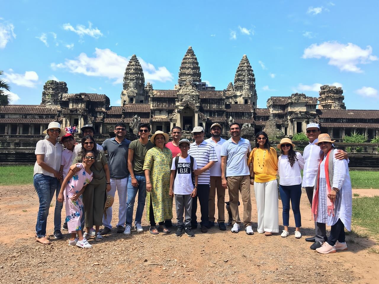 Tour guidato ai punti salienti di Angkor Wat con alba e trasferimento da/per l'hotel
