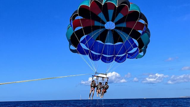 Waikiki: Parasailing en Hawái