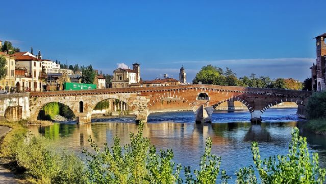 Verona: Tour a pie personalizado con guía (Grupo privado)