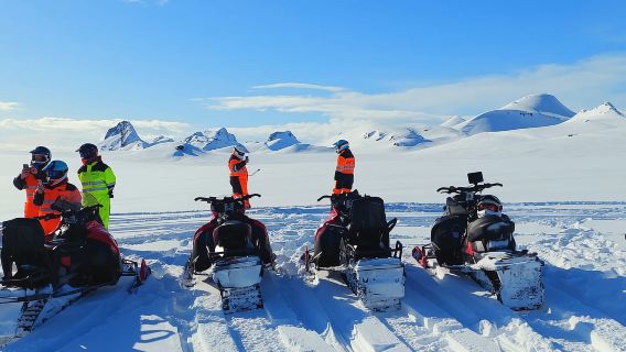 Vom Geysir: Schneemobilabenteuer auf dem Langjökull-Gletscher