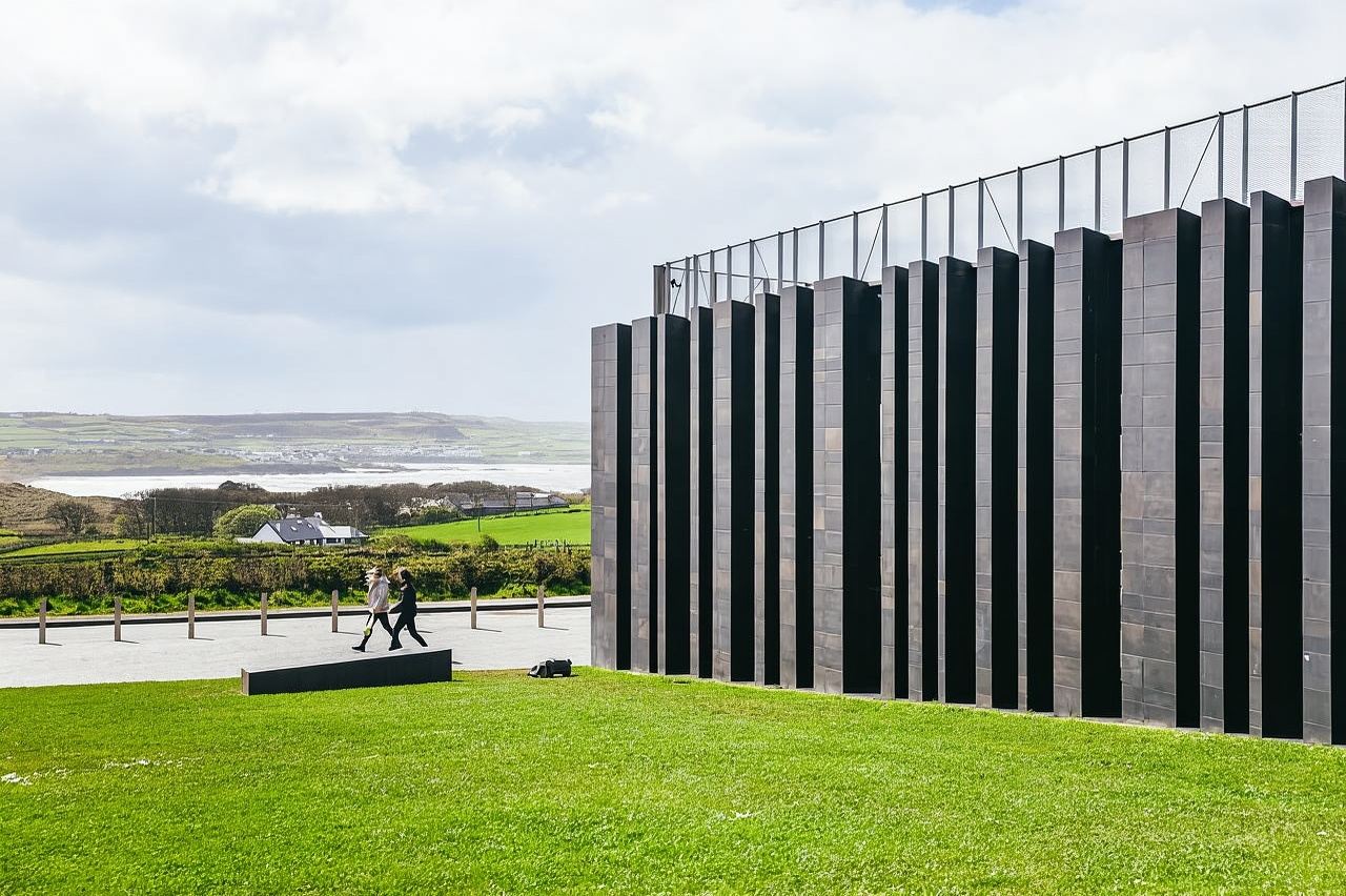 From Belfast: Giant's Causeway Full-Day Guided Trip