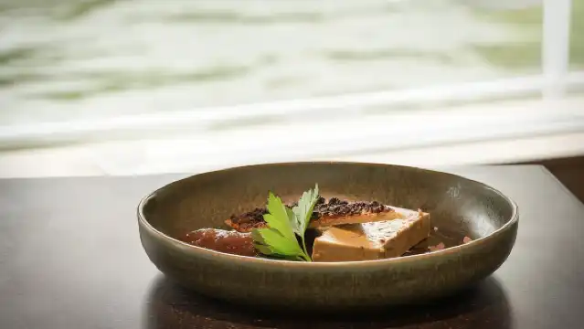 Paris: Romantic Cruise with 3-course Dinner on Seine River