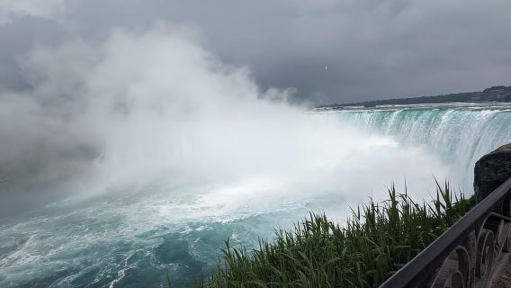 โตรอนโต: ทัวร์น้ำตกไนแองการาหนึ่งวันพร้อมตัวเลือกทัวร์เรือ