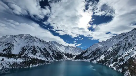 อัลมาตี: ทัวร์ทะเลสาบอัลมาตีใหญ่โดยรถยนต์หรือเดินป่า