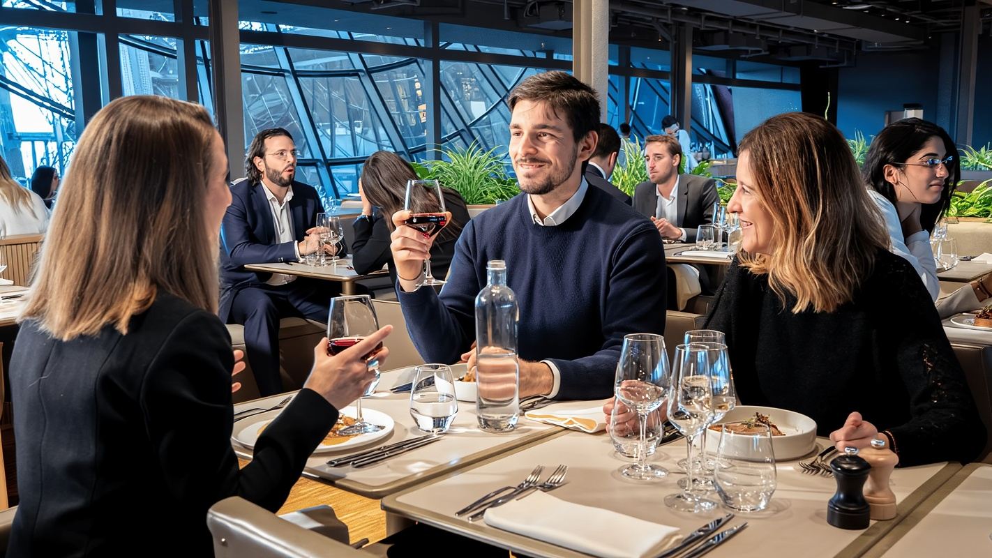 París: Cena en la Torre Eiffel y crucero