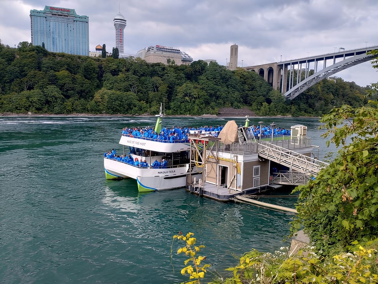 Niagara Falls: Private Guided Tour with Trolley Ride