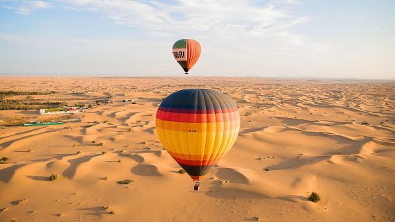 Tour di un giorno in mongolfiera a Dubai per ammirare l'alba|Con transfer/colazione/giro in cammello/safari nel deserto opzionali
