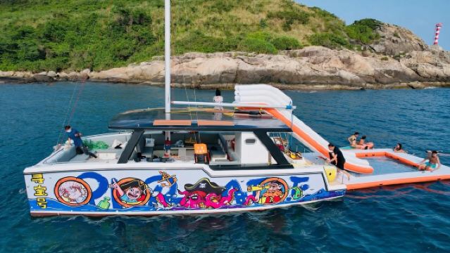 【萬寧遊艇租賃】可拼船或包船~萬寧石梅灣尋寶40尺豪華網紅大雙體帆拼船包船出海海釣玩樂