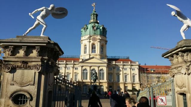 Berlin Charlottenburg Palace + Berlin Cathedral + Memorial + Reichstag + Gallery Private Charter 1-Day Tour