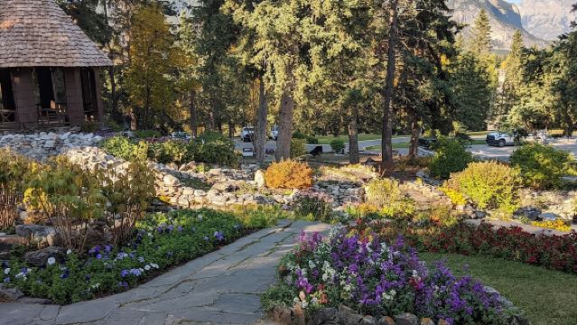 加拿大卡爾加里-瀑布花園-路易絲湖-可訂製【中文包車自由行】