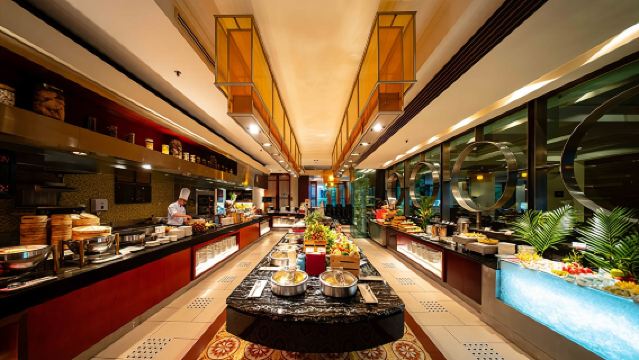 Equatorial – Premium-Meeresfrüchte-Buffet mit kostenlosem Hummer