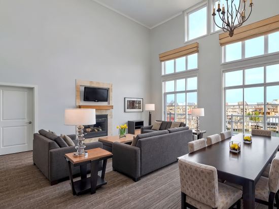 Westin Trillium House, Blue Mountain - Tap to explore photos