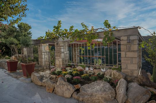 The Secret Gorge - Restaurant & Wine Tasting Experience