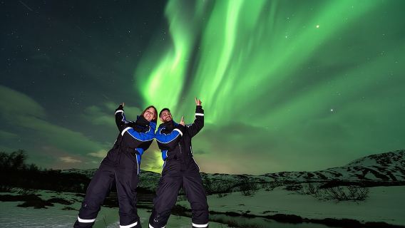 Mengejar Minibus Cahaya Utara – Tur Kelompok Kecil dengan Foto Gratis