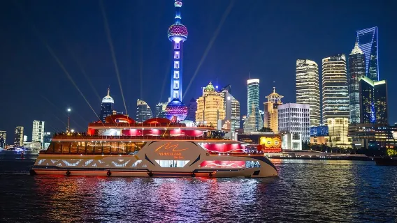 Private nächtliche Flussfahrt in Shanghai und Hot-Pot-Essen