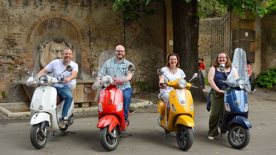 Rome Vespa tour with Pro Photographer