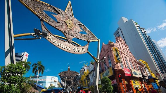 Private half-day tour culture and market exploration