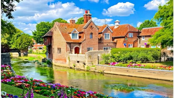 Tour 1 ngày Lâu đài Leeds + Nhà thờ chính tòa Canterbury + Vách đá Dover | Lâu đài nước ngàn năm tuổi