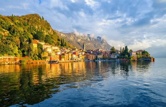 意大利米蘭後花園-科莫鎮+科莫湖+貝拉焦+瓦倫納一日遊