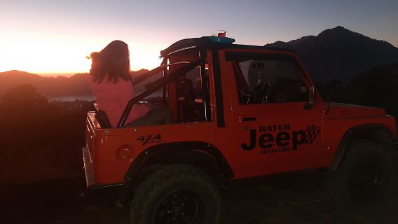 バトゥール山ジープサンライズツアー