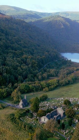 1-day tour of Glendalough + Wicklow Mountains + Kilkenny in Ireland|Includes sheepdog show