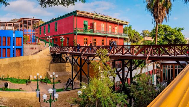 Miraflores, Barranco & San Isidro - Districts Tour (Small Group)