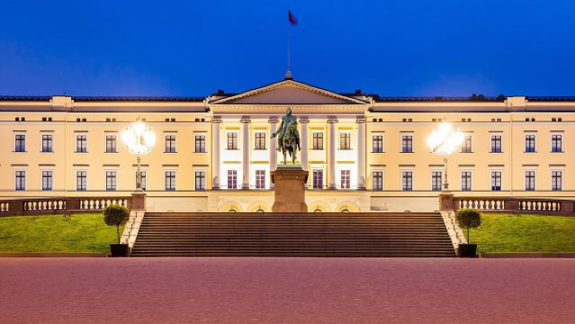 El tour privado esencial a pie por Oslo