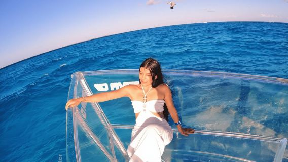 Cancun: Perjalanan perahu dengan dasar transparan dan minuman