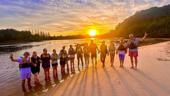 Byron Bay: Kayak and Hike Eco-Tour with Waterfall Swim